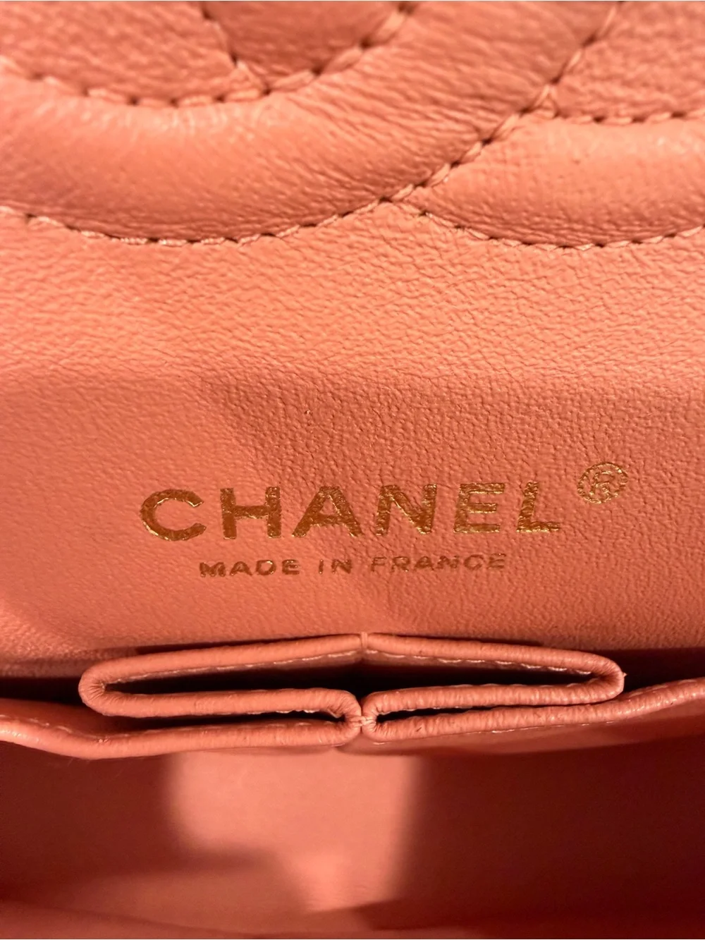 CHANEL elegant quilted